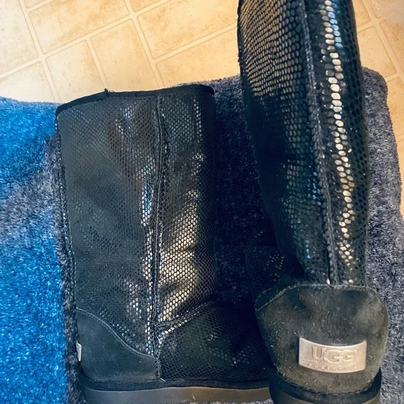 Ugg Classic Tall Black Sparkle Boots - Picture 9 of 16